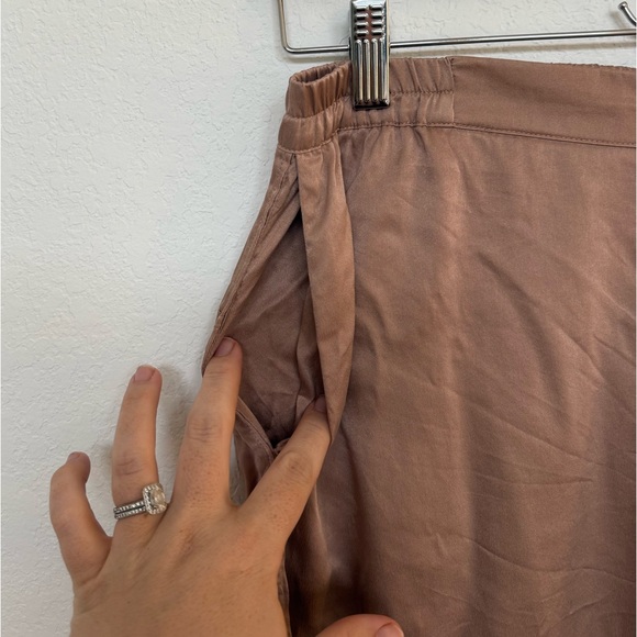 Lunya Silk Pants Size Medium, Beige/Pink - Picture 5 of 7